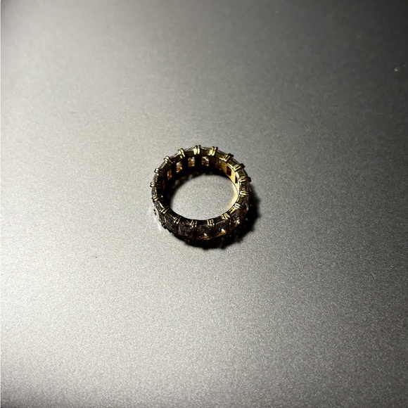 High quality sparkly ring. Doesn’t tarnish, has a bit weight to it. Brand new - Picture 5 of 5